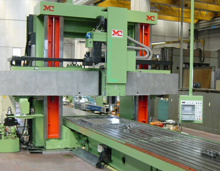 milling-machine-with-moving-table